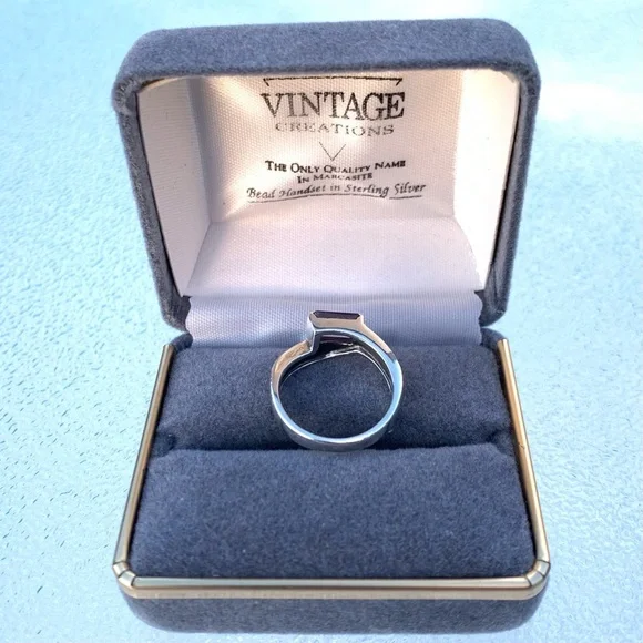 Vintage Amethyst & Marcasite Sterling Silver February Birthstone Ring Size 6-3/4 - Picture 5 of 10